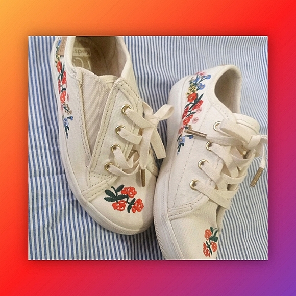Keds floral kids shoes size 9.5m - Picture 2 of 3